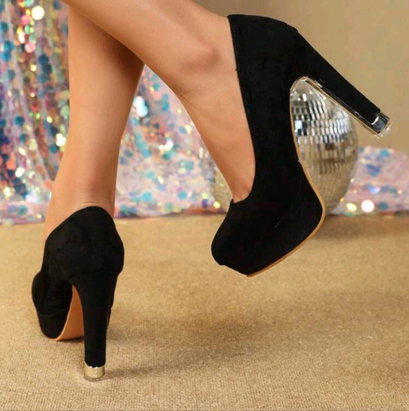 Black Suede Chunky Heel Round Toe Pumps - Picture 3 of 4